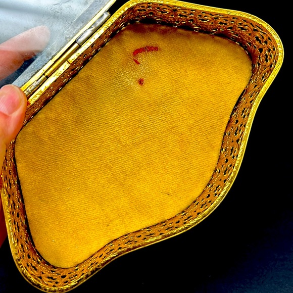 Vintage large brass Ormolu / filigree beveled glass lidded jewelry cask… - Picture 10 of 14